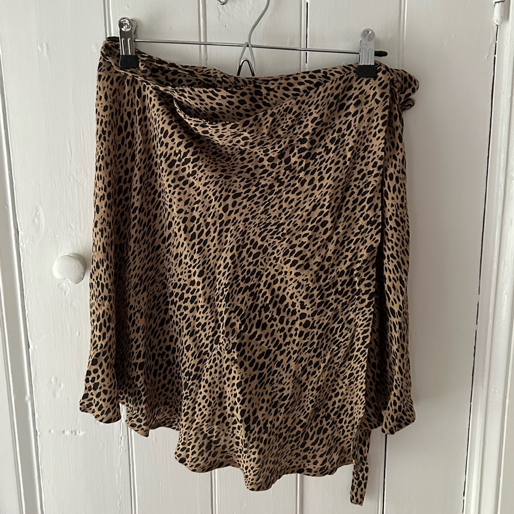Brandy Melville tie skirt